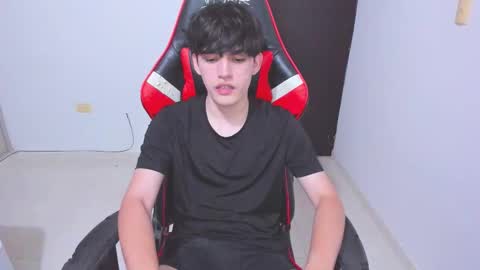 eren_tatakae online show from December 4, 2:11 am