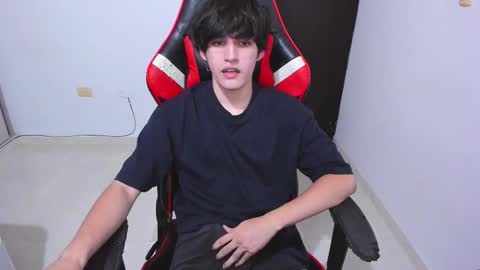 eren_tatakae online show from March 3, 12:39 am