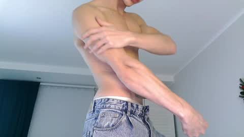 Eric Crush online show from December 9, 3:50 am