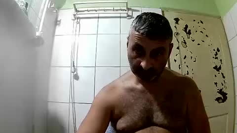 Snapshot of ericboy32 chatting on December 3, 3:26 am eric online show from December 3, 3:26 am