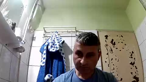 Snapshot of ericboy32 chatting on December 6, 3:50 pm eric online show from December 6, 3:50 pm