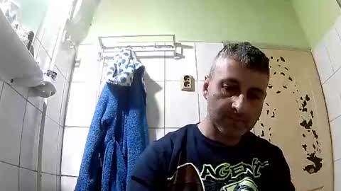 Snapshot of ericboy32 chatting on January 14, 9:51 pm eric online show from January 14, 9:51 pm