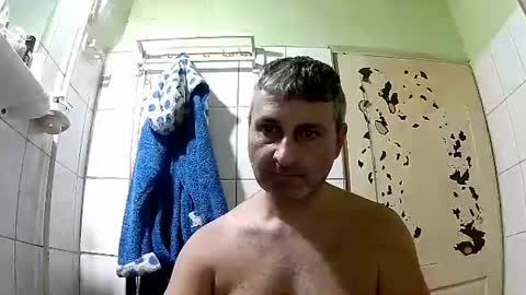 Snapshot of ericboy32 chatting on December 29, 10:01 am eric online show from December 29, 10:01 am