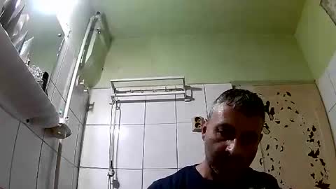 Snapshot of ericboy32 chatting on December 2, 3:19 am eric online show from December 2, 3:19 am