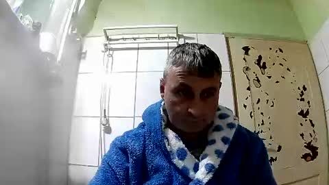 Snapshot of ericboy32 chatting on December 6, 12:44 pm eric online show from December 6, 12:44 pm