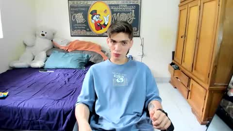 erick_de_rossee online show from April 8, 7:06 pm