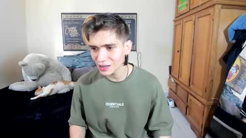 erick_de_rossee online show from April 24, 6:21 pm