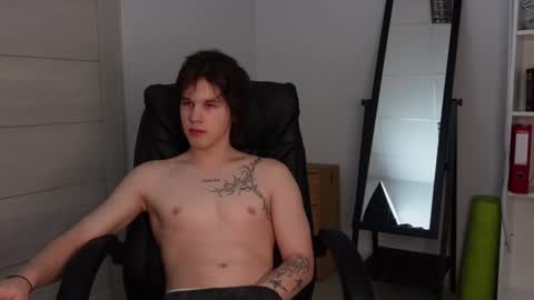 Snapshot of erick_grant chatting on February 9, 10:11 pm ERICK GRANT online show from February 9, 10:11 pm