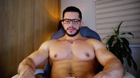 Snapshot of erick_thompson chatting on January 21, 9:36 pm Erick Thompson online show from January 21, 9:36 pm
