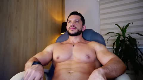 Snapshot of erick_thompson chatting on February 21, 10:37 pm Erick Thompson online show from February 21, 10:37 pm