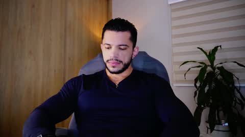 Snapshot of erick_thompson chatting on February 18, 10:36 pm Erick Thompson online show from February 18, 10:36 pm