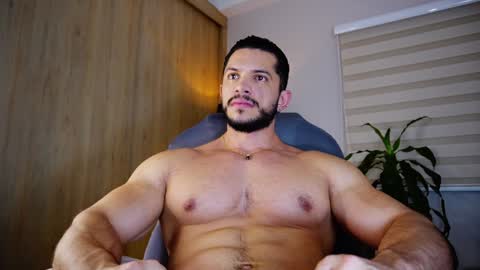 Snapshot of erick_thompson chatting on January 29, 10:22 pm Erick Thompson online show from January 29, 10:22 pm