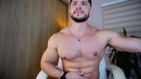 Snapshot of erick_thompson chatting on January 7, 10:41 pm Erick Thompson online show from January 7, 10:41 pm
