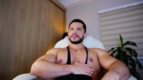 Snapshot of erick_thompson chatting on January 3, 9:05 pm Erick Thompson online show from January 3, 9:05 pm