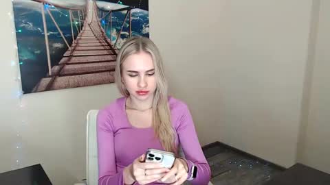 Snapshot of erikagavin chatting on January 22, 4:02 pm Erika online show from January 22, 4:02 pm