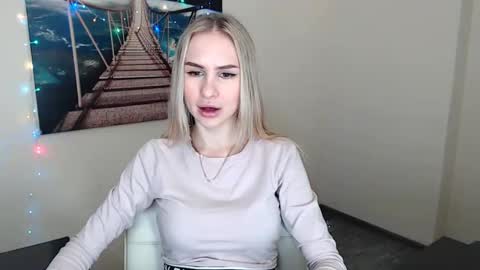 Snapshot of erikagavin chatting on January 20, 1:00 pm Erika online show from January 20, 1:00 pm