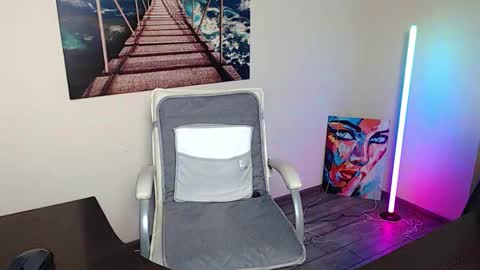 Erika online show from November 28, 1:51 pm