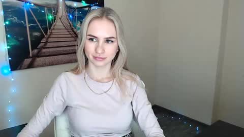 Snapshot of erikagavin chatting on January 11, 1:01 pm Erika online show from January 11, 1:01 pm