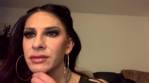 Snapshot of erikal0ve chatting on February 8, 12:28 pm Erika Love online show from February 8, 12:28 pm