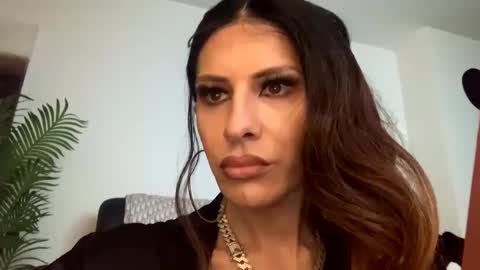 Snapshot of erikal0ve chatting on February 3, 9:41 am Erika Love online show from February 3, 9:41 am