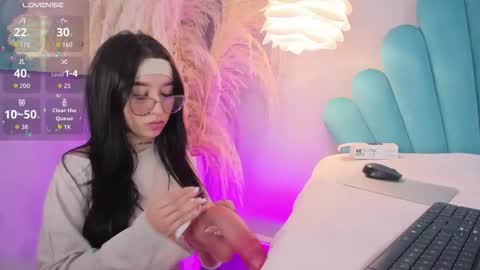 Eri  online show from November 15, 9:27 pm