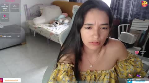 erina_1 online show from April 4, 6:26 pm