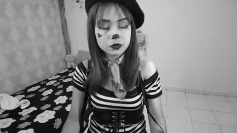 Erline online show from September 20, 8:45 pm