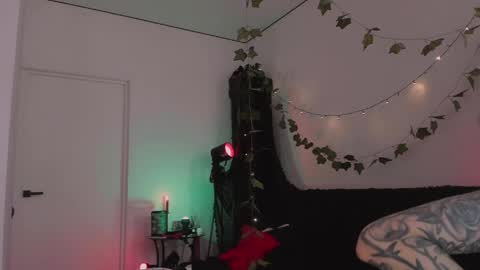 erohaze online show from May 22, 3:08 pm