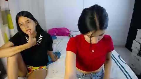 Snapshot of erosgirls_ chatting on September 19, 3:32 am erosgirls_ online show from September 19, 3:32 am