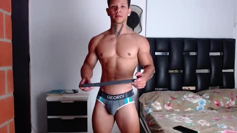 Snapshot of erosscott chatting on March 7, 2:04 am Eros online show from March 7, 2:04 am