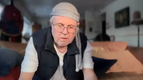 eros online show from March 10, 12:17 pm