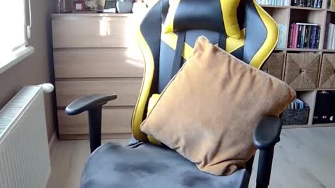 Snapshot of erotic_vibe chatting on February 10, 1:33 pm Melissa online show from February 10, 1:33 pm