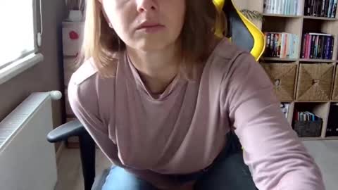 Snapshot of erotic_vibe chatting on February 15, 1:05 pm Melissa online show from February 15, 1:05 pm