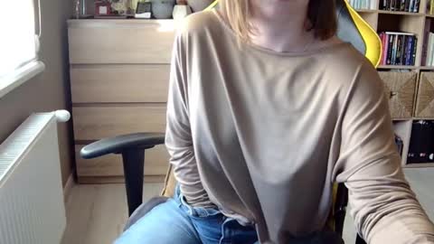 Snapshot of erotic_vibe chatting on February 9, 2:18 pm Melissa online show from February 9, 2:18 pm
