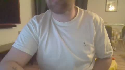 esclavepourfemme online show from March 11, 9:59 pm