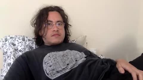 esiiis online show from March 7, 5:24 pm