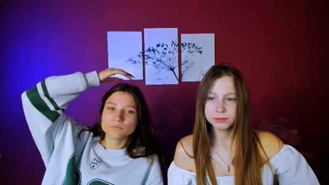 esme_moore_ online show from October 21, 9:03 am