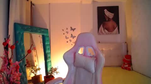 Snapshot of esmeralda098 chatting on March 7, 10:32 pm Esmeralda online show from March 7, 10:32 pm