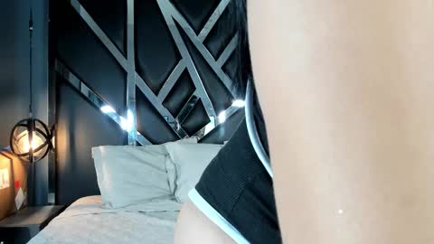 Esmeralda online show from February 27, 9:07 pm