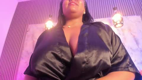 Snapshot of esmeralda_duarte chatting on February 3, 3:17 pm esmeralda online show from February 3, 3:17 pm