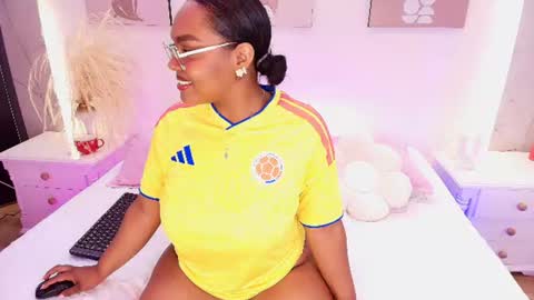 esmeralda online show from June 14, 3:30 am