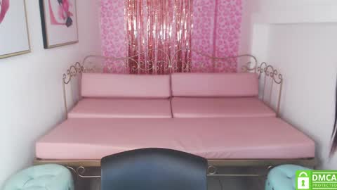 Esmeralda Eyes online show from February 13, 11:15 pm