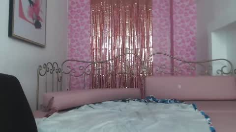 Esmeralda Eyes online show from February 5, 11:39 pm