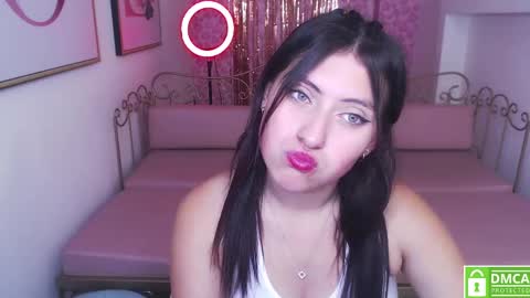 Esmeralda Eyes online show from February 11, 8:10 pm