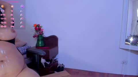 esme online show from March 4, 1:12 am