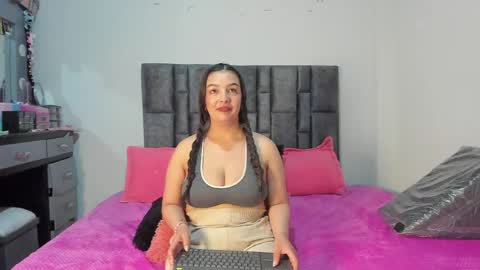 Perla online show from April 14, 8:06 am