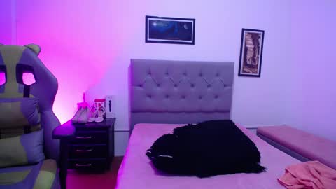 Perla online show from October 19, 6:18 am