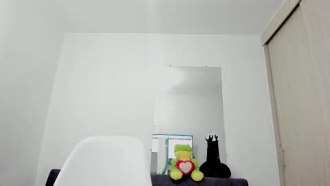 Snapshot of esmeraldo_mfc chatting on March 6, 3:45 pm Esmeralda online show from March 6, 3:45 pm