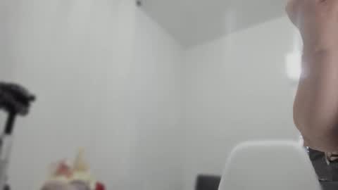Snapshot of esmeraldo_mfc chatting on February 12, 12:05 am Esmeralda online show from February 12, 12:05 am