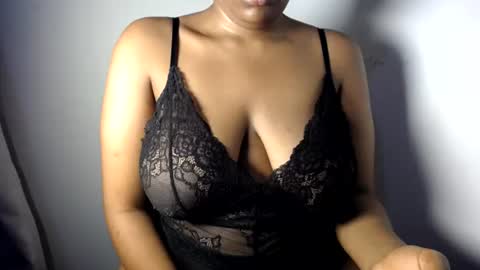 Esme online show from June 27, 11:11 pm